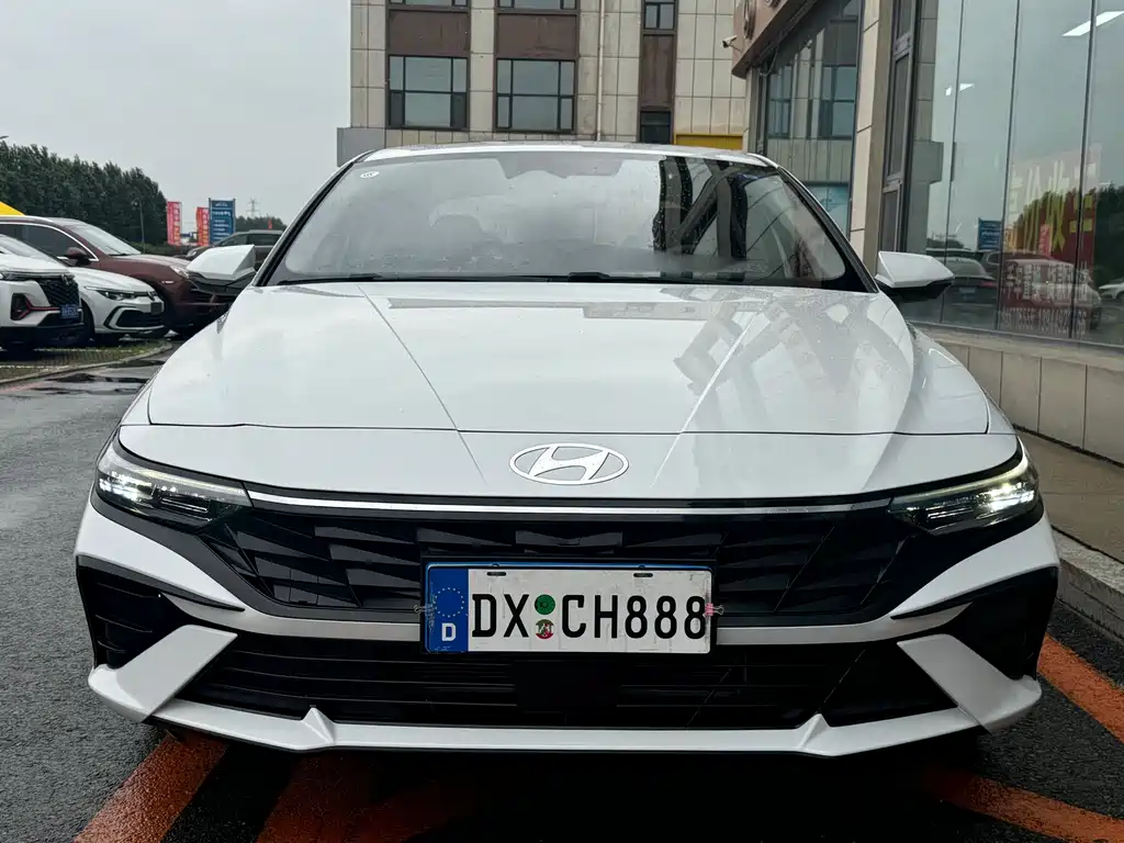 Hyundai Elantra 2023