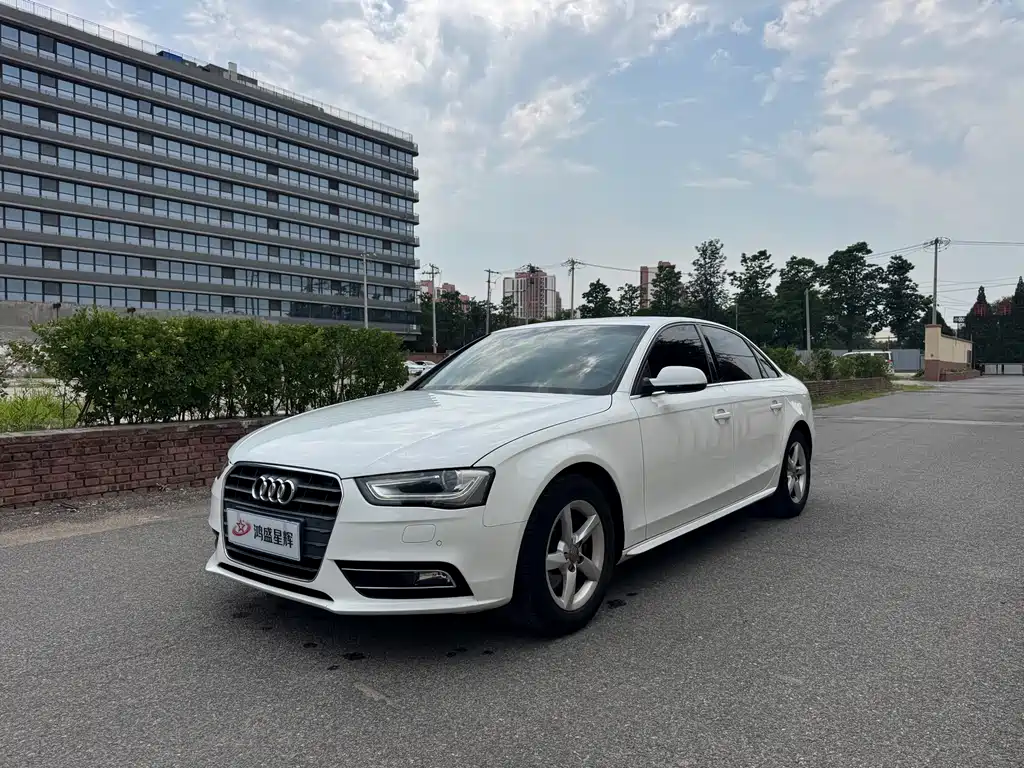 Audi A4L 2015