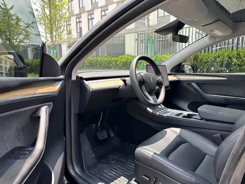 Tesla Model Y 2022 — фото 4
