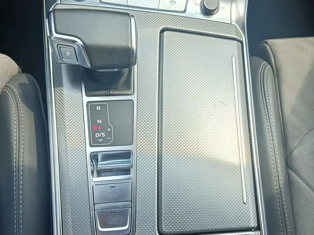 Audi A6L 2023 — фото 24