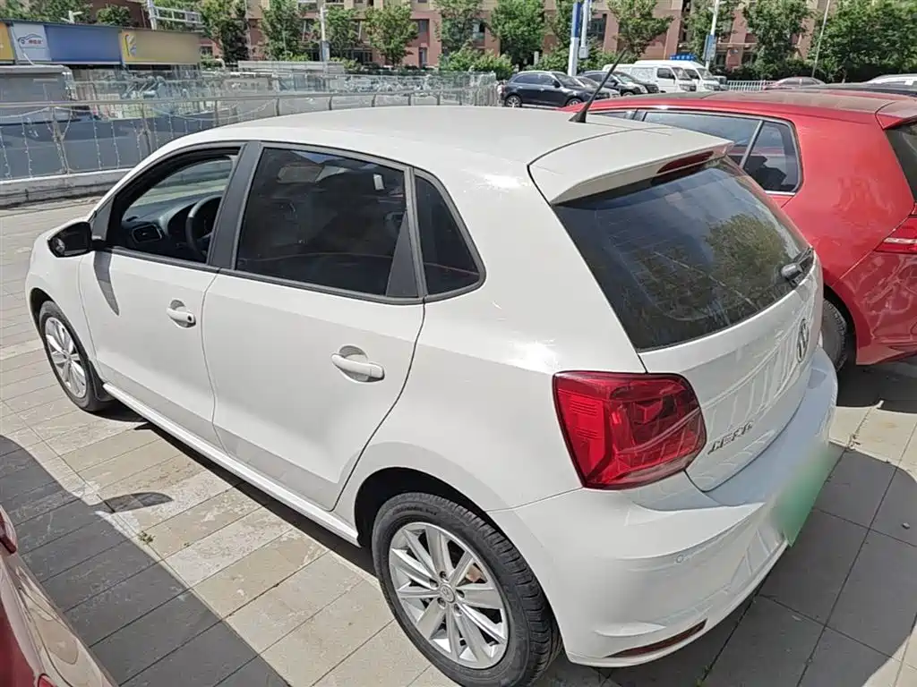 Volkswagen Polo 2015 — фото 5