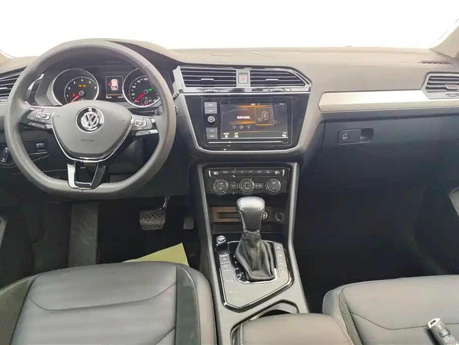 Volkswagen Tiguan L 2019 — фото 12