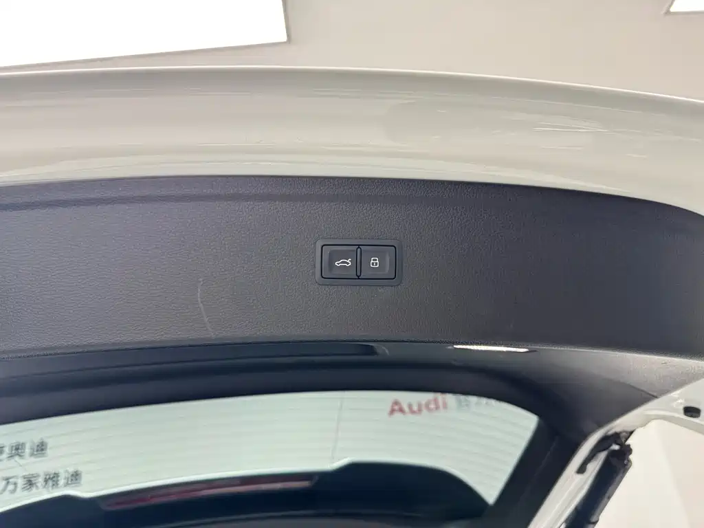 Audi Q5L 2023 — фото 16