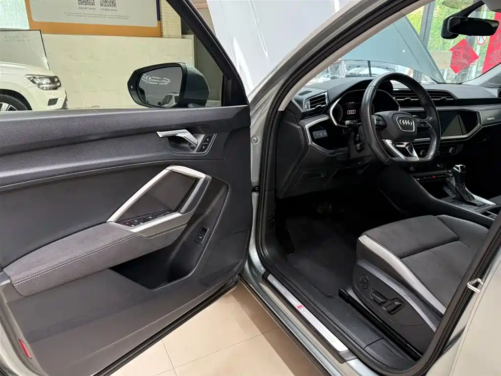 Audi Q3 2022 — фото 8