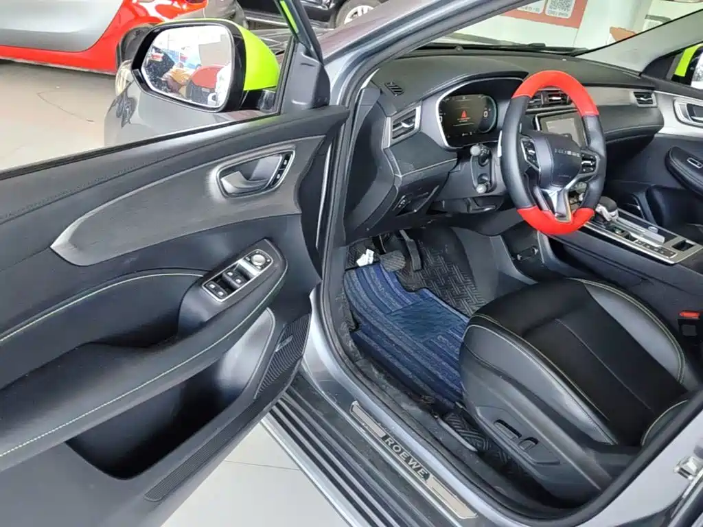 Roewe RX5 New Energy 2021 — фото 16