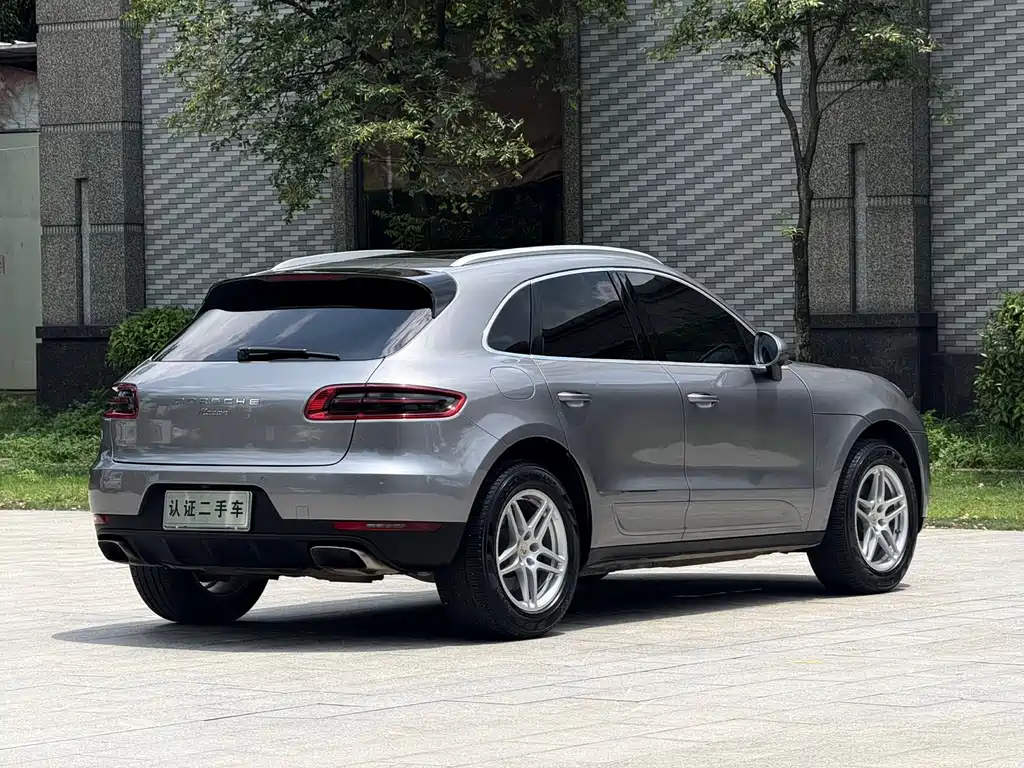 Porsche Macan 2017 — фото 20