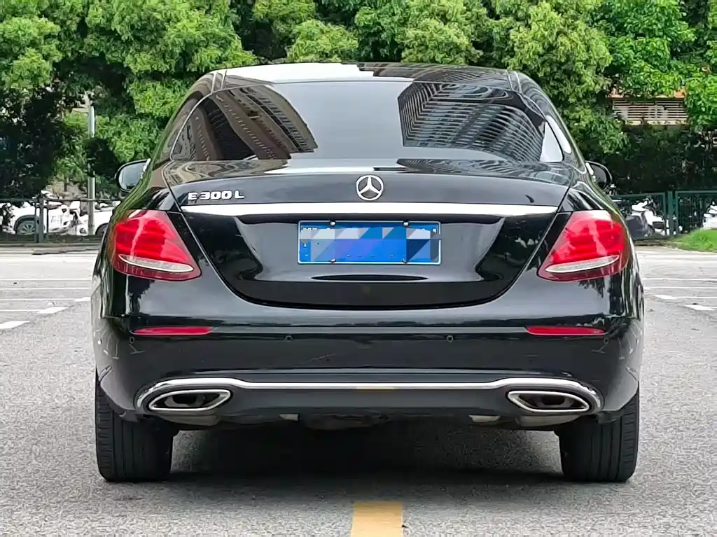 Mercedes-Benz E-Class 2019 — фото 11
