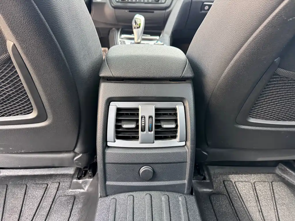 BMW 3 Series 2015 — фото 12