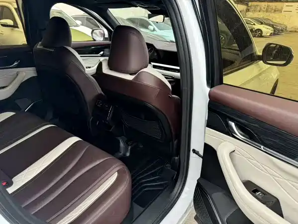 Geely Xingyue L 2021