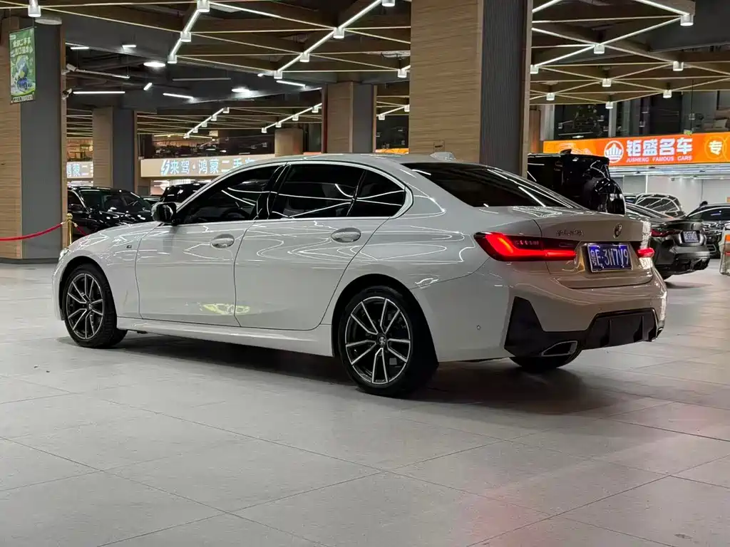 BMW 3 Series 2024 — фото 10
