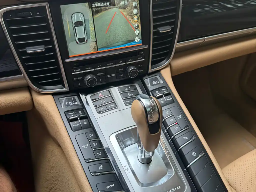 Porsche Panamera 2015 — фото 12