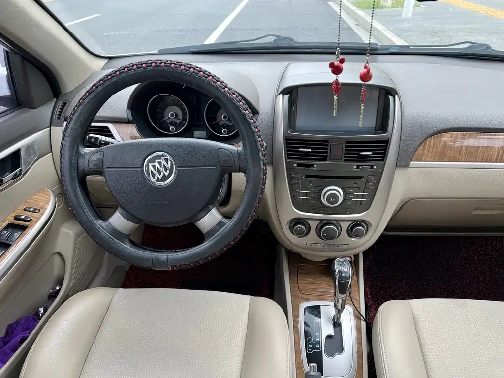 Buick Excelle 2015 — фото 11