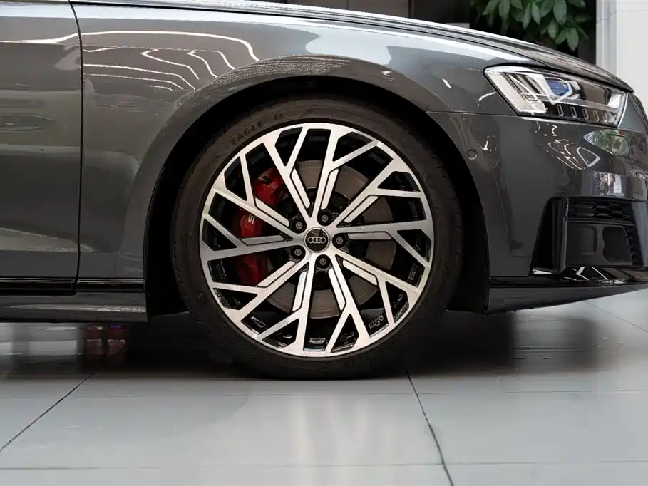 Audi S8 2021 — фото 22