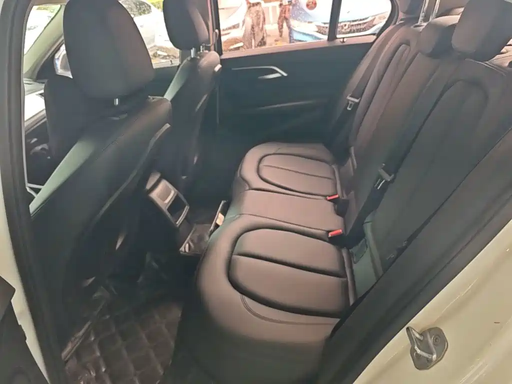 BMW 1 Series 2018 — фото 13