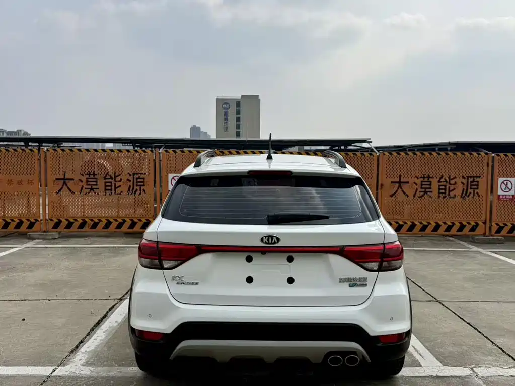 Kia KX Cross 2019 — фото 8