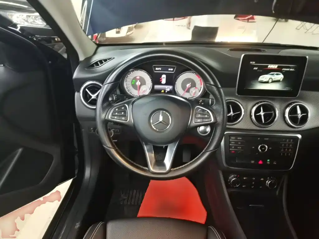 Mercedes-Benz GLA 2017 — фото 11