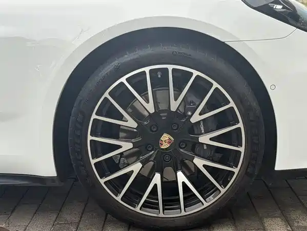 Porsche Panamera 2025