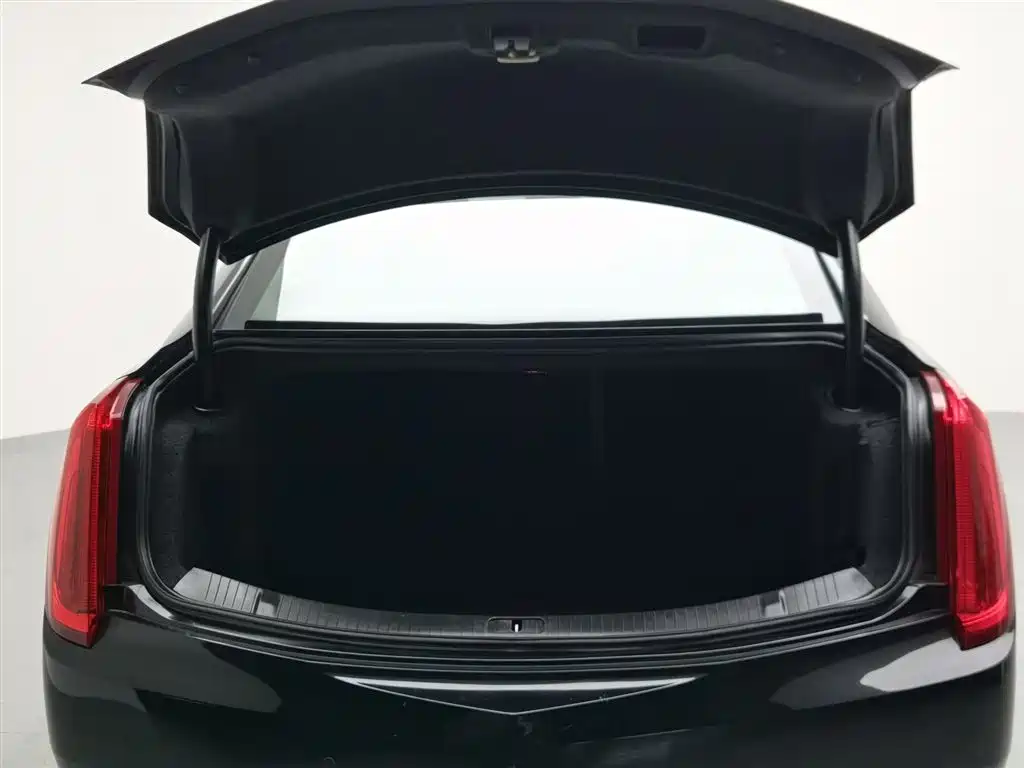 Cadillac XTS 2017 — фото 16