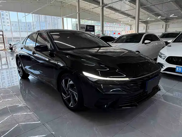 Hyundai Elantra 2024