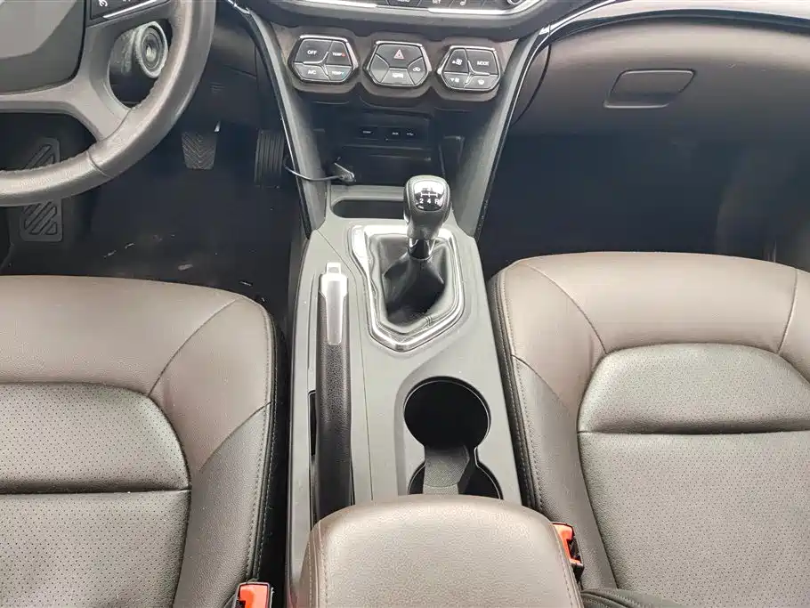 GAC Motor Trumpchi GS4 2016 — фото 16