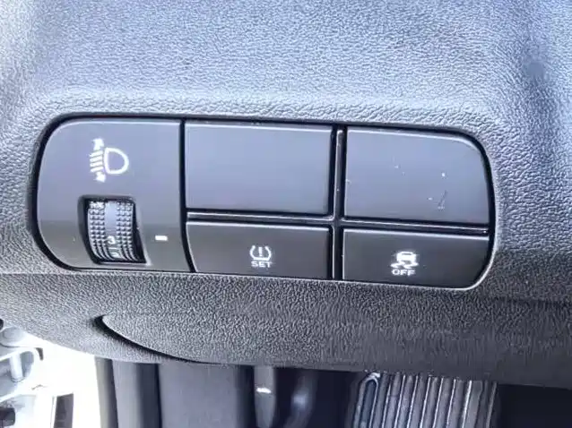 Hyundai Elantra 2023 — фото 20