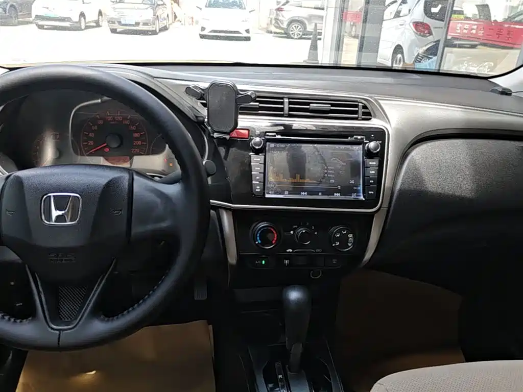 Honda City 2016 — фото 13