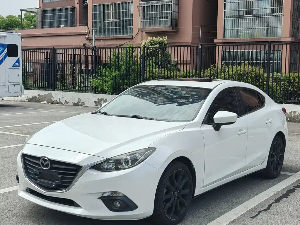 Mazda 3 Axela 2015 — фото 1