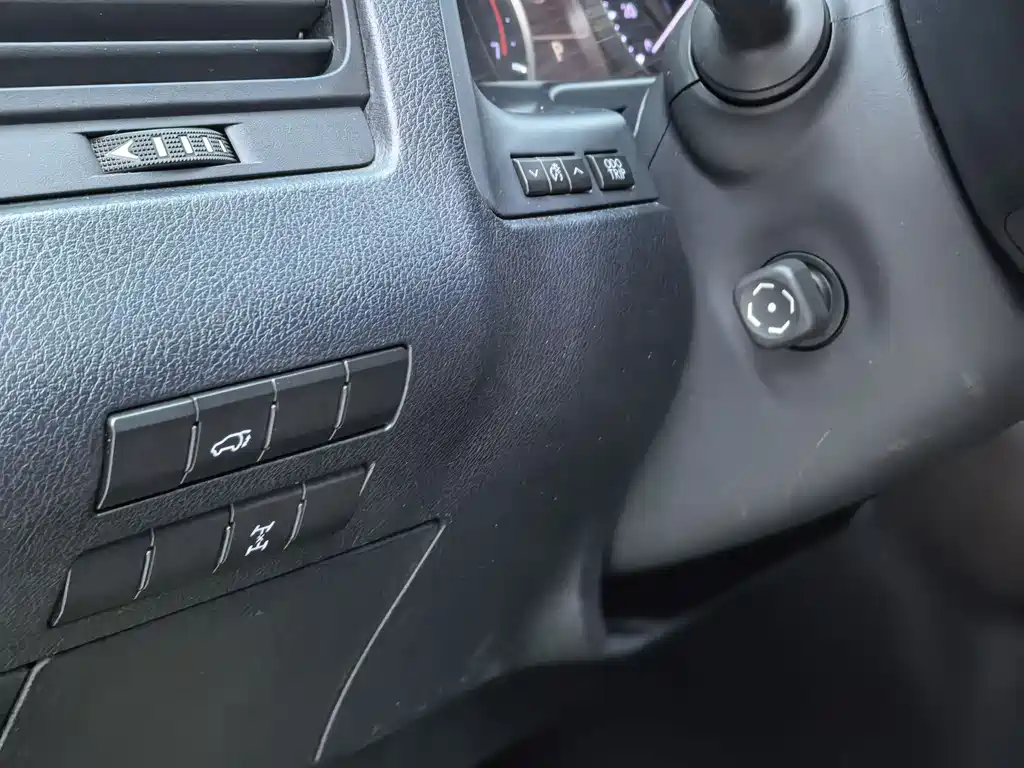 Lexus RX 2018 — фото 18