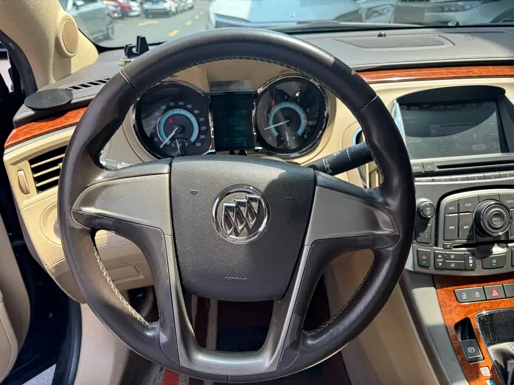Buick LaCrosse 2012 — фото 13