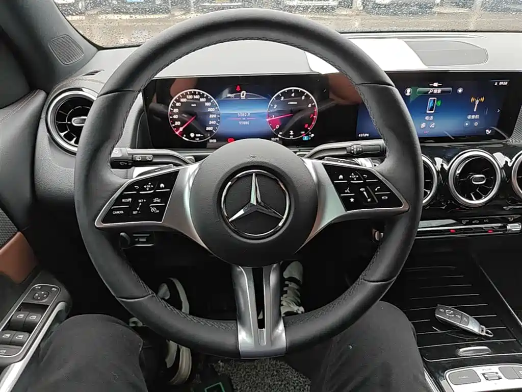 Mercedes-Benz GLB 2023 — фото 11