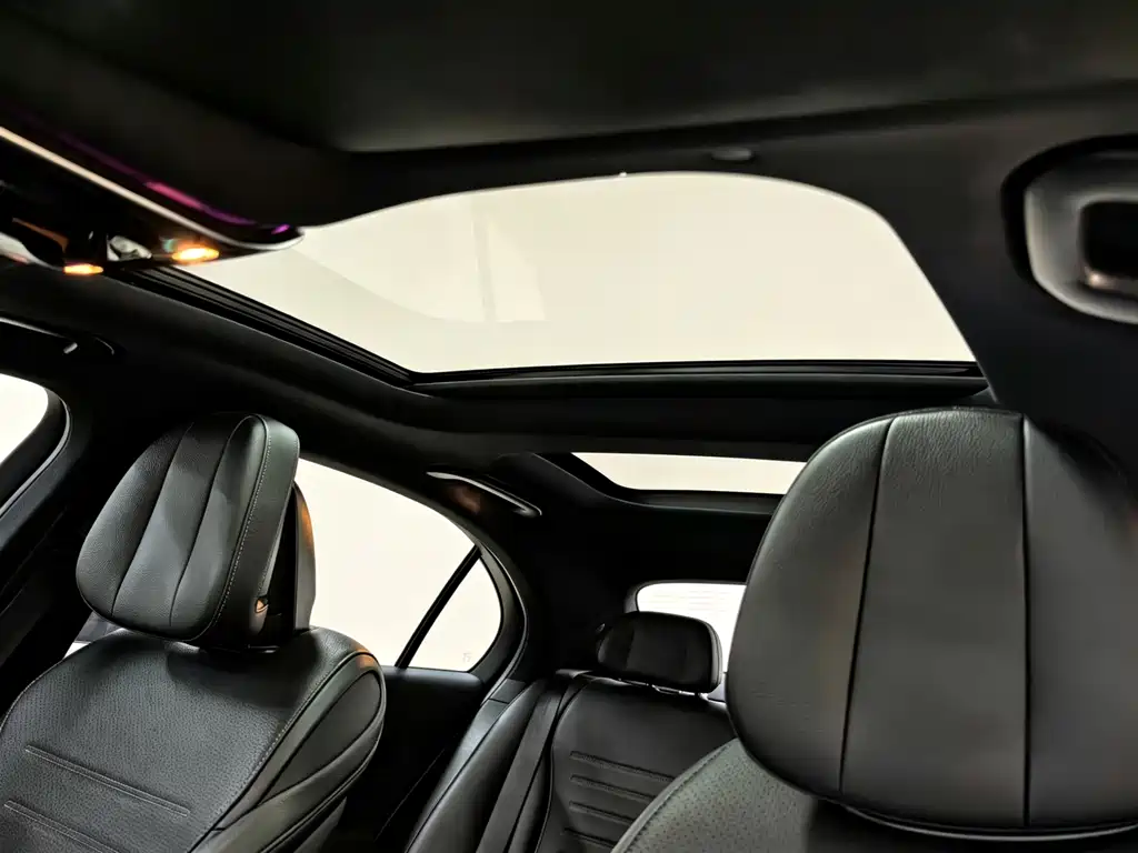 Mercedes-Benz C-Class 2022 — фото 16