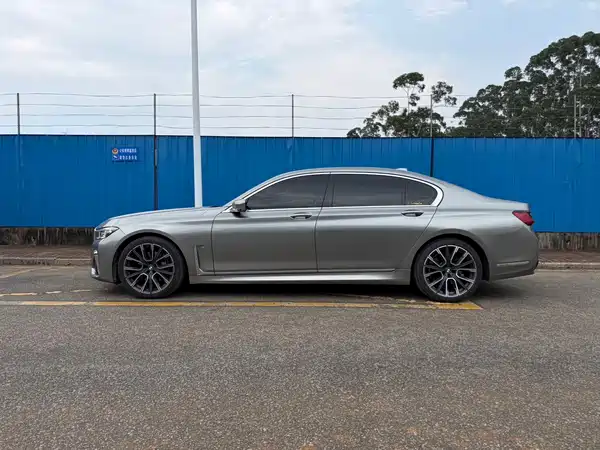 BMW 7 Series 2021