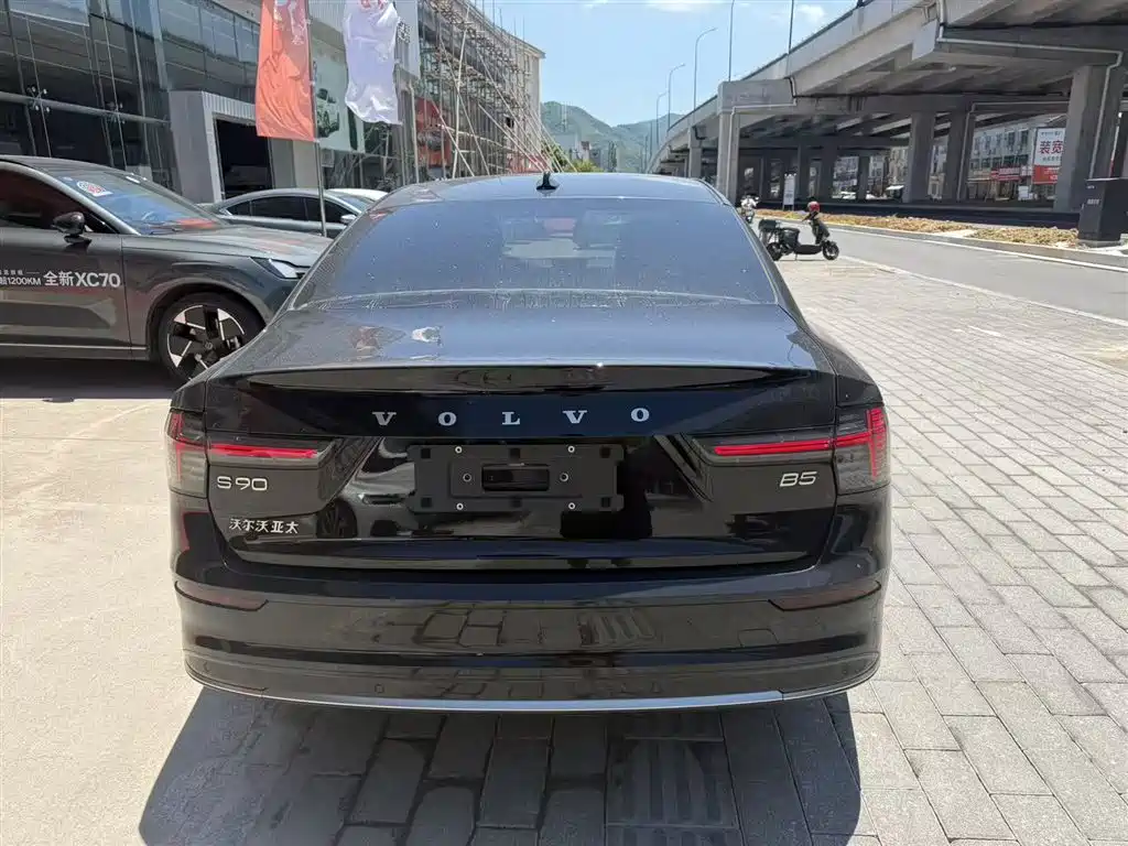 Volvo S90 — фото 4