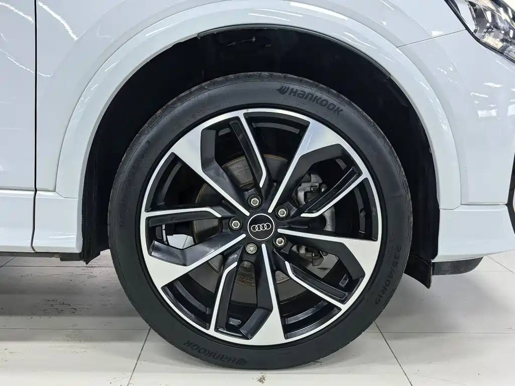 Audi Q2L 2023