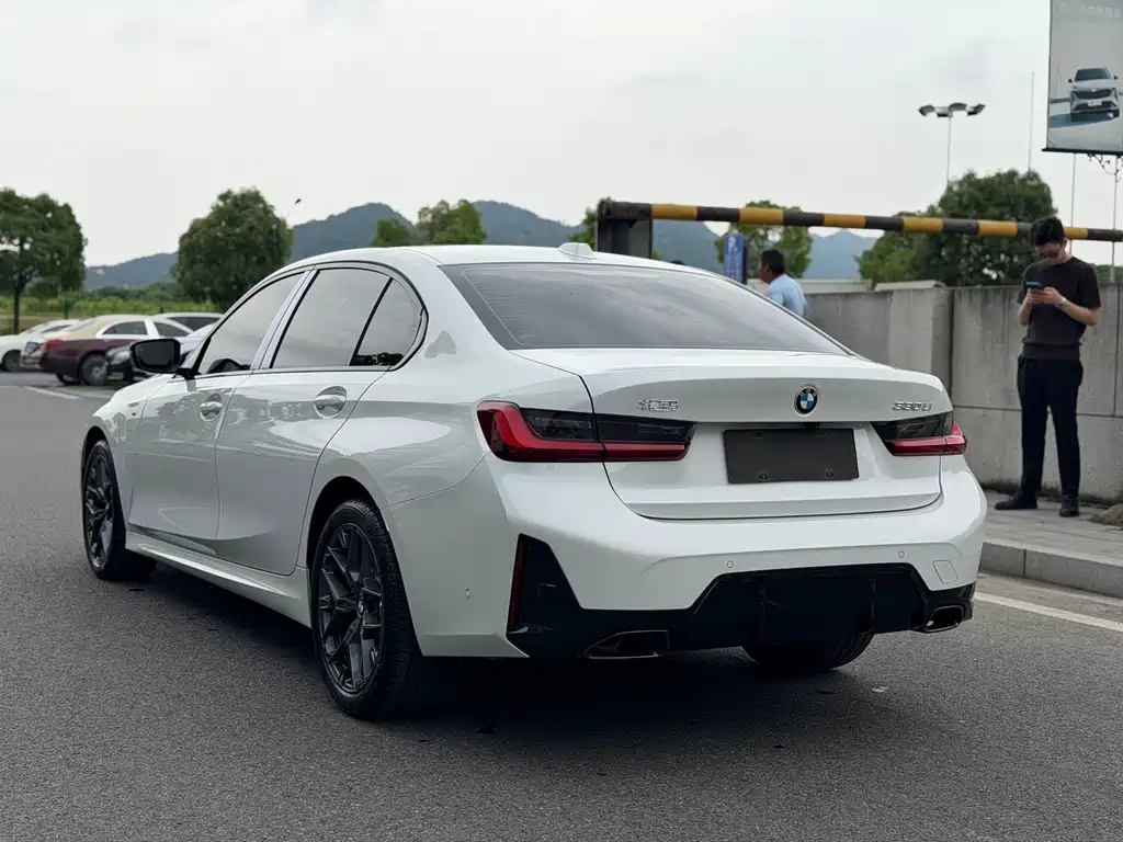 BMW 3 Series 2025 — фото 15