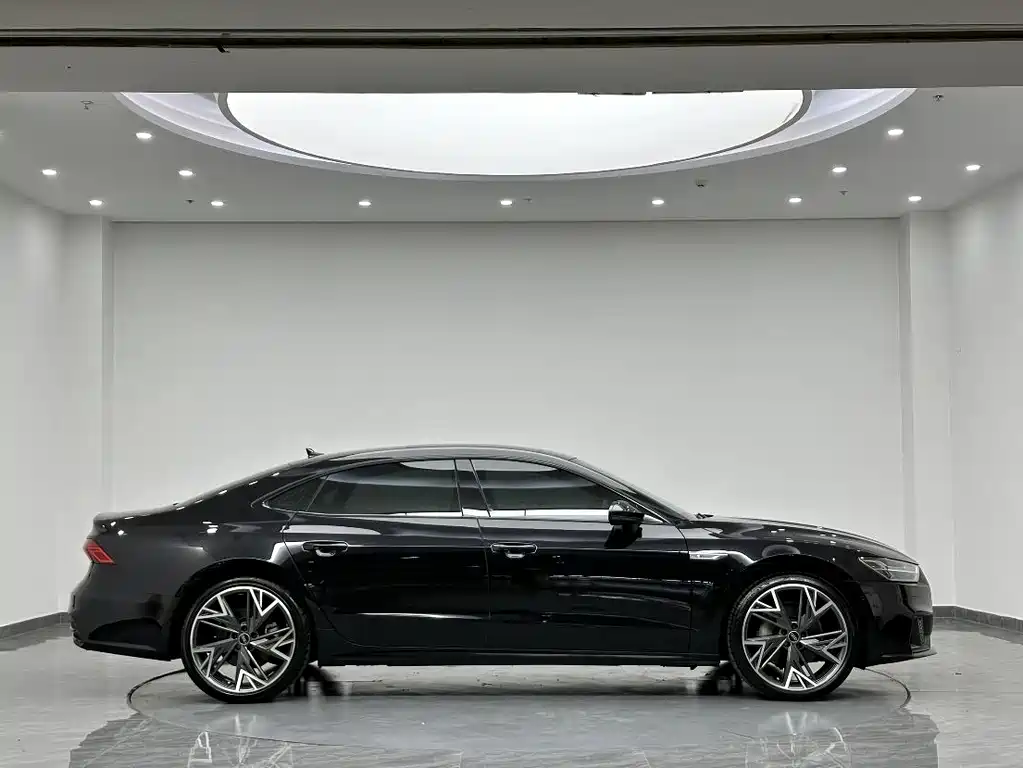 Audi A7L 2022