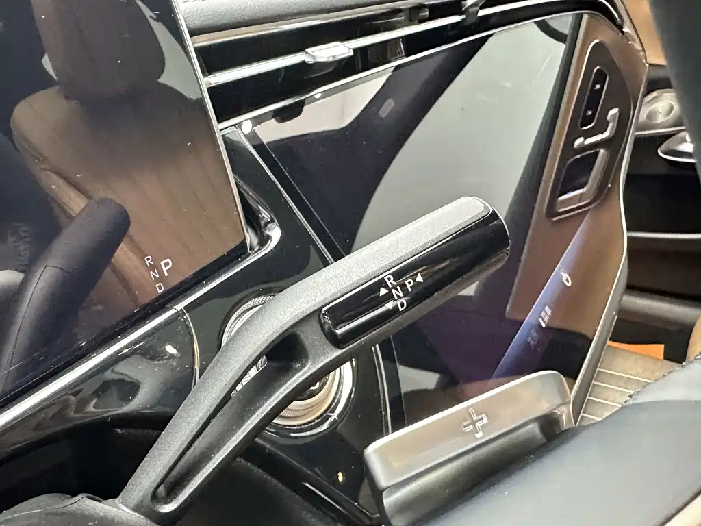 Mercedes-Benz E-Class 2025 — фото 18
