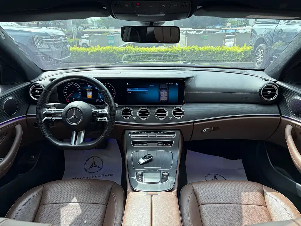 Mercedes-Benz E-Class 2022 — фото 14