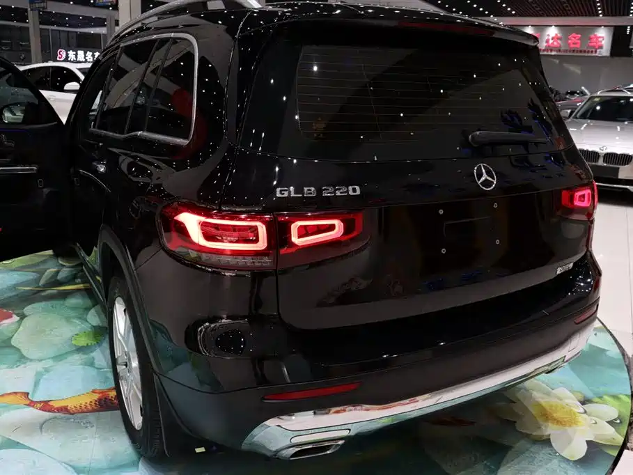 Mercedes-Benz GLB 2023 — фото 22