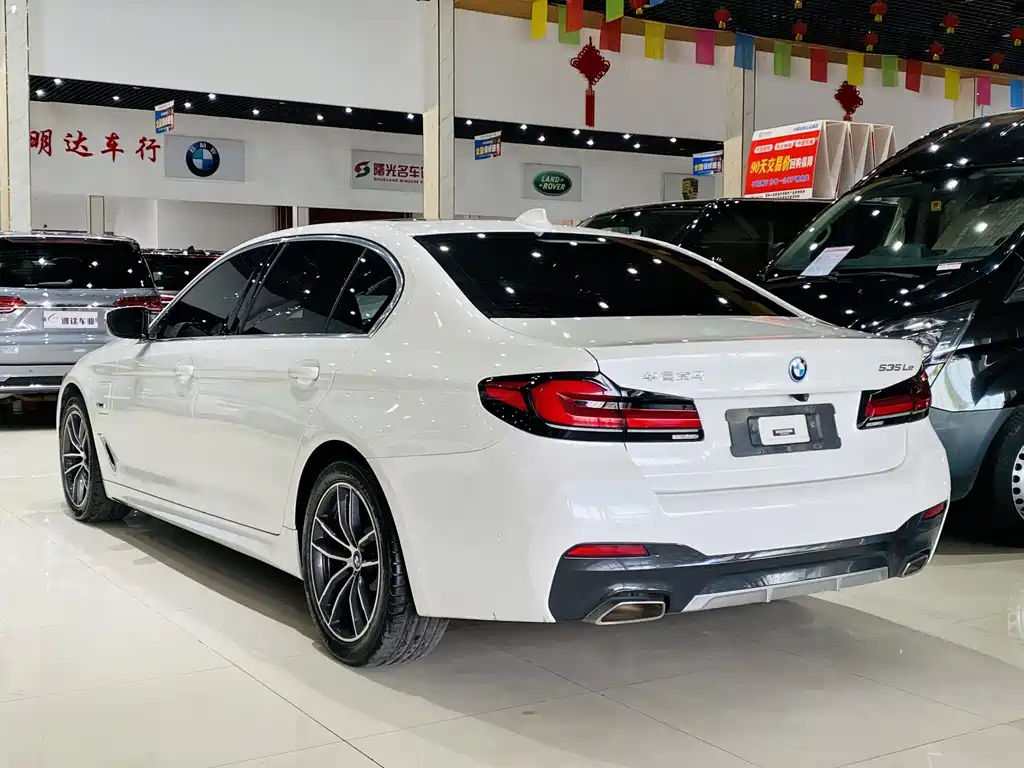 BMW 5 Series New Energy 2022 — фото 16