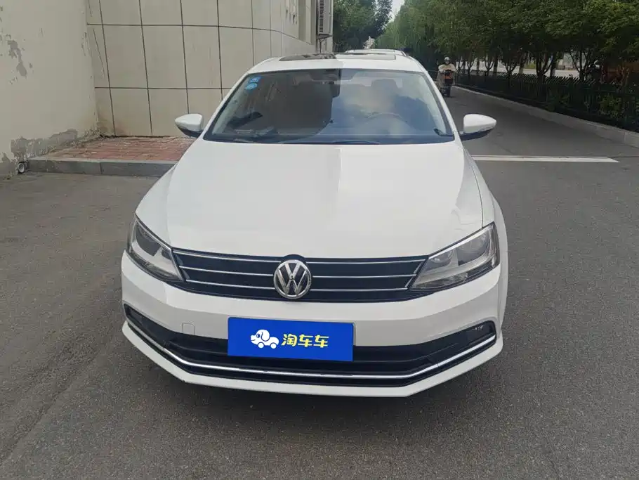 Volkswagen Sagitar 2016