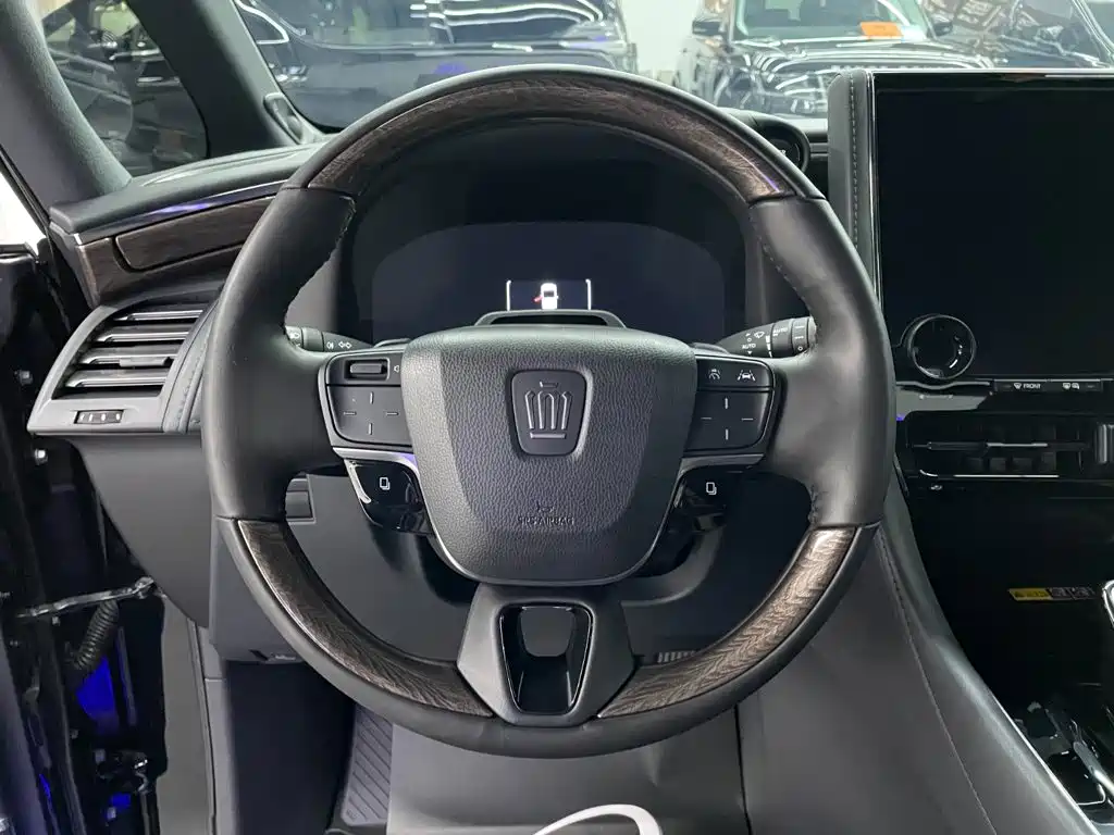 Toyota Vellfire 2024 — фото 10