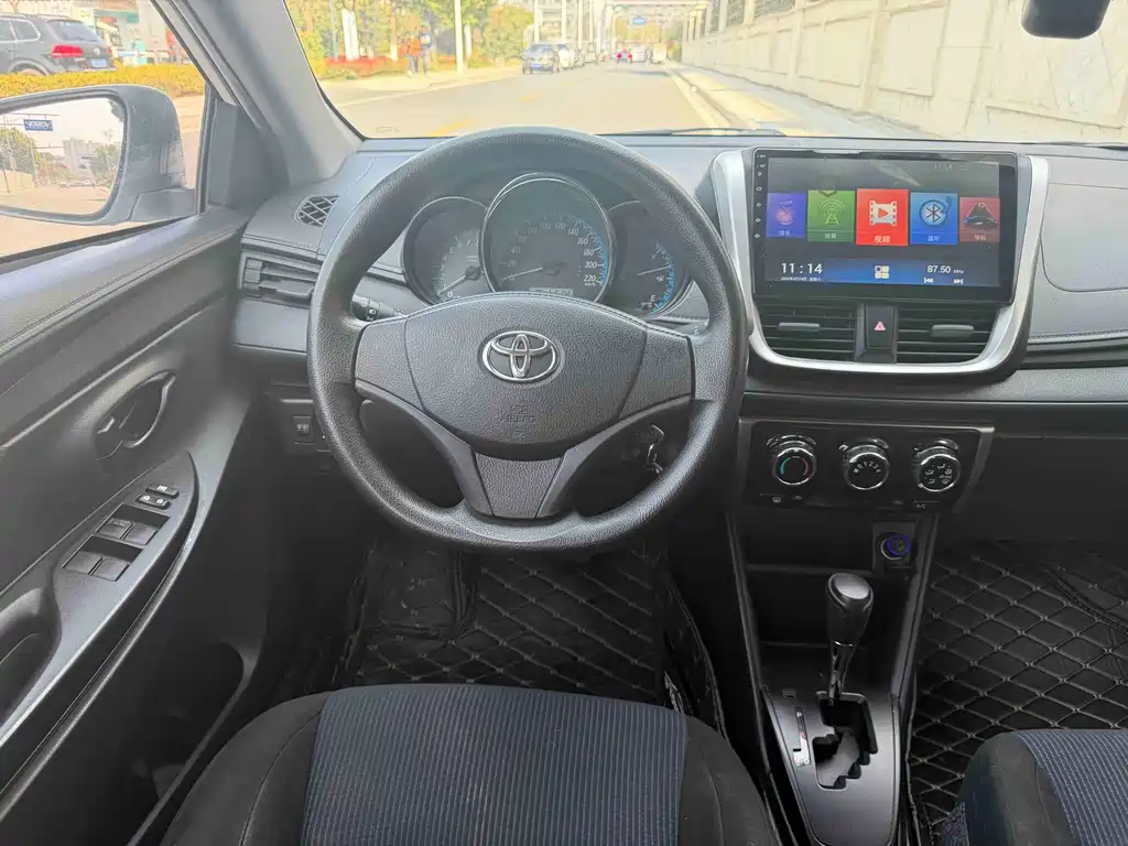 Toyota Yaris L 2019 — фото 9