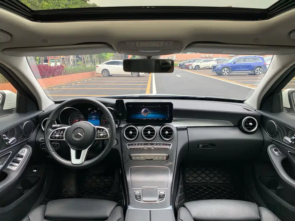 Mercedes-Benz C-Class 2019 — фото 33