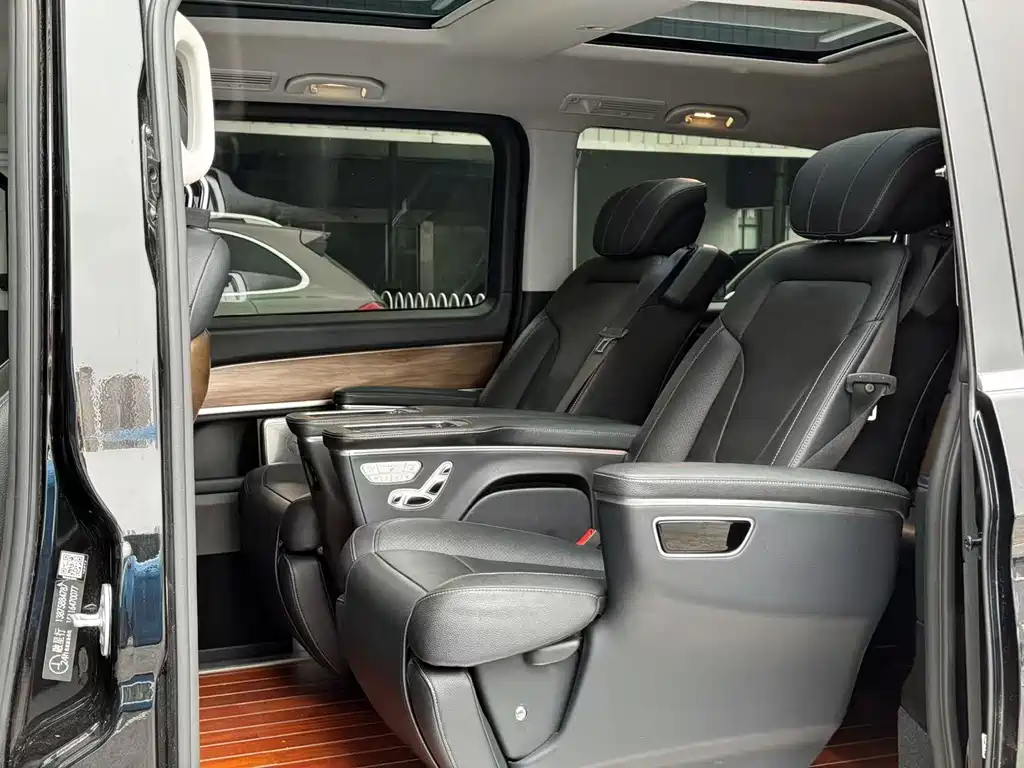 Mercedes-Benz V-Class 2024