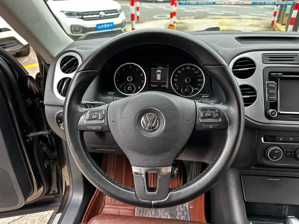 Volkswagen Tiguan 2014 — фото 16