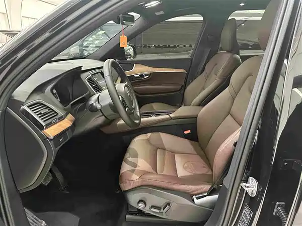 Volvo XC90 2025