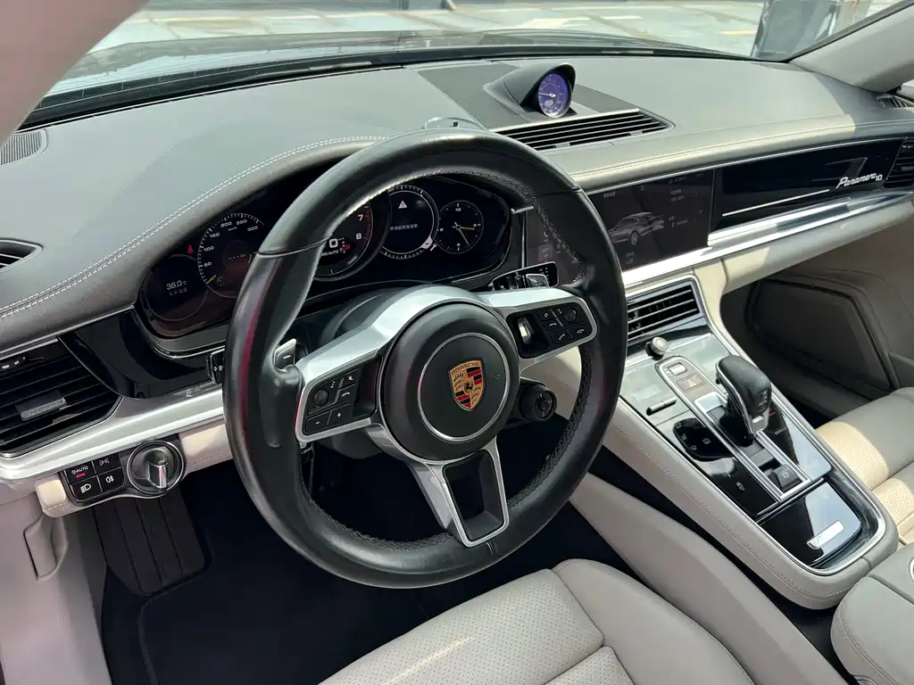 Porsche Panamera Hybrid 2018 — фото 15