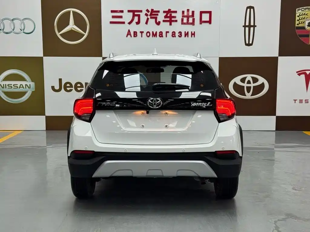 Toyota Yaris L 2023