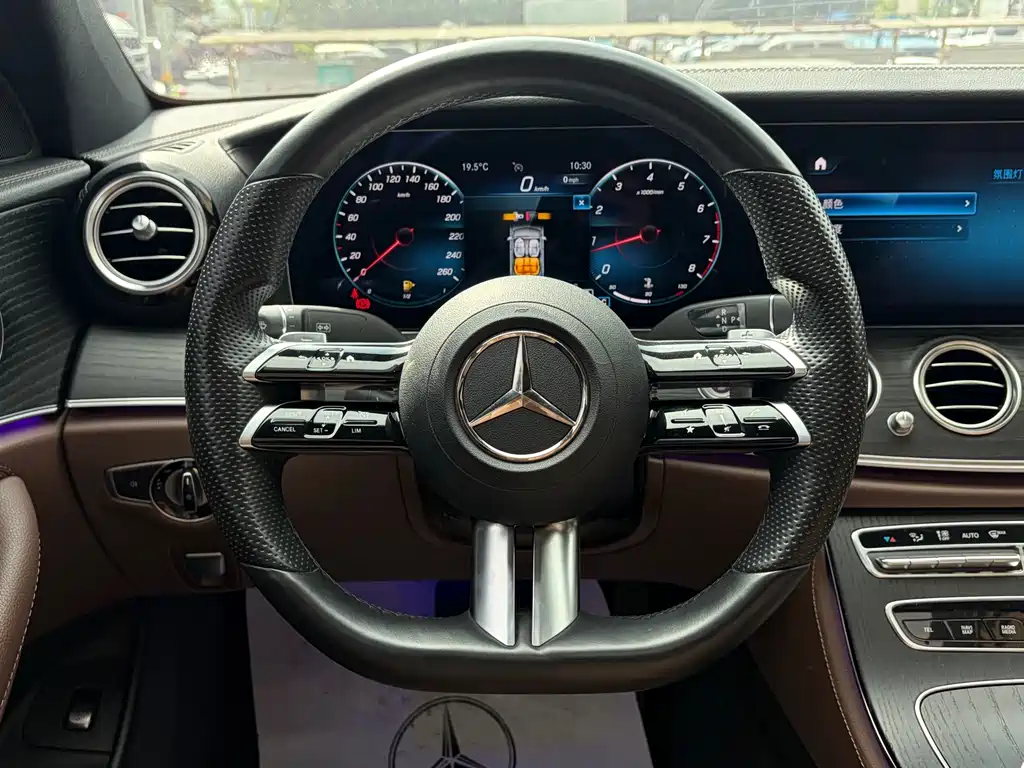 Mercedes-Benz E-Class 2022 — фото 19